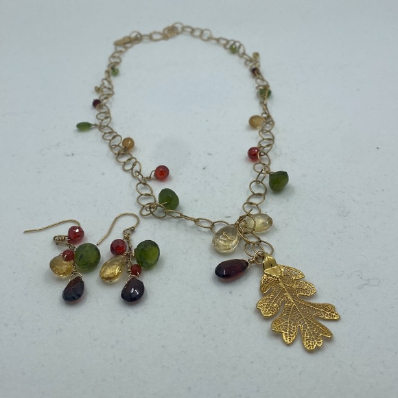 Gold plated Leaf and Bead Necklace - Picture 4 of 4